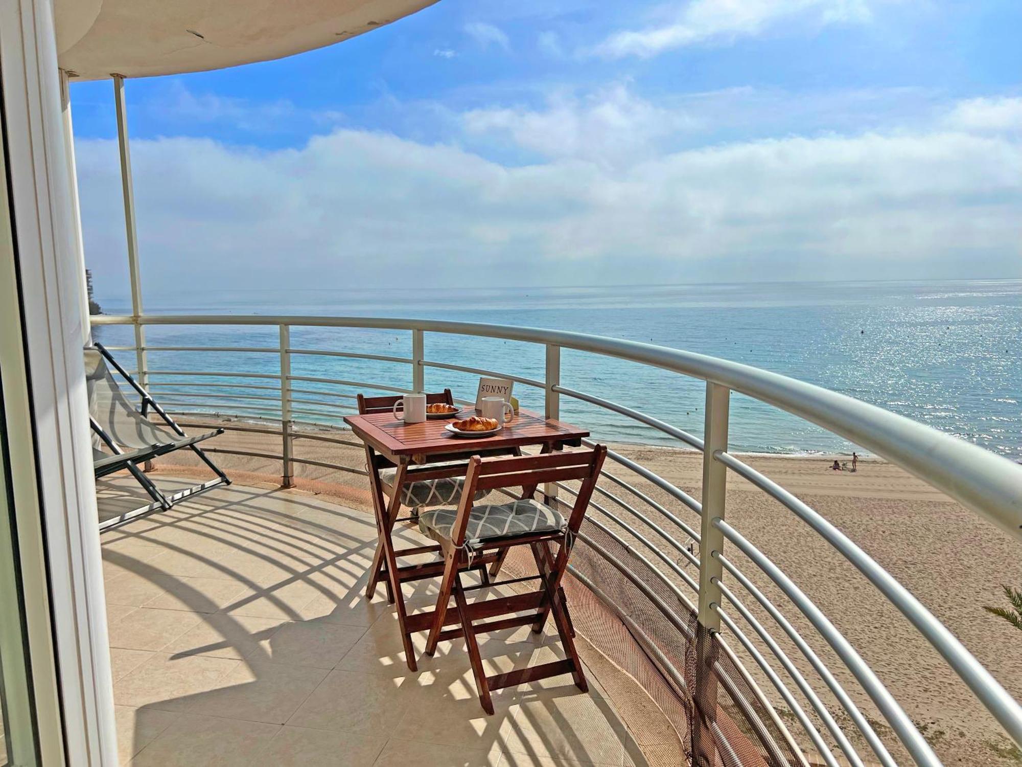 Ático en 1ª línea con impresionantes vistas al mar El Campello Exterior foto